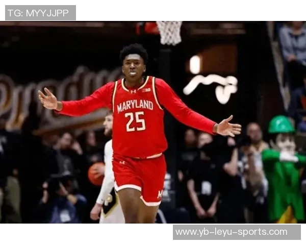 新秀中锋奎因表现起伏10投仅3中贡献9分8篮板3助攻2盖帽2失误